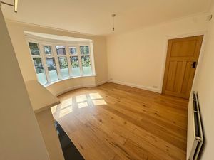 Lounge- click for photo gallery
